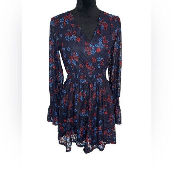 NWOT DISNEY PRINCESS WOMENS BLUE FLORAL LACE LONG SLEEVE V-NECK DRESS SIZE SMALL - Picture 6 of 11